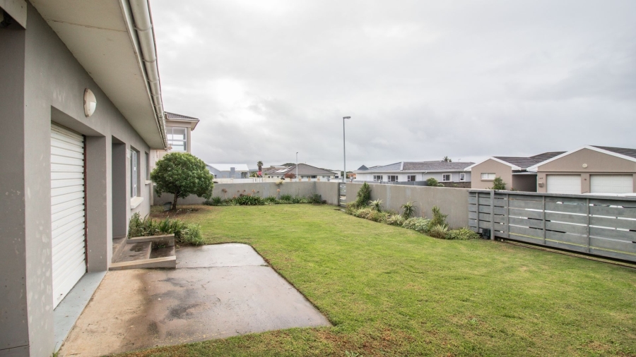 6 Bedroom Property for Sale in Kidds Beach Eastern Cape